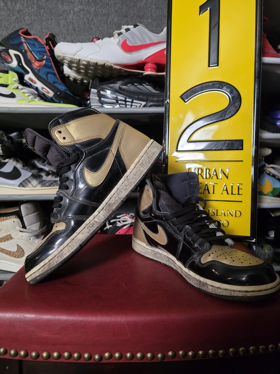 ? Nike Air Jordan 1 Retro High OG - Black White Gold Toe Men\'s Size 10 main image 9